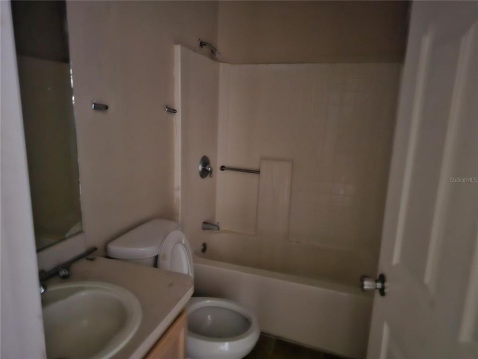 For Rent: $1,950 (3 beds, 2 baths, 2052 Square Feet)