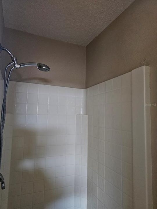 For Rent: $1,950 (3 beds, 2 baths, 2052 Square Feet)