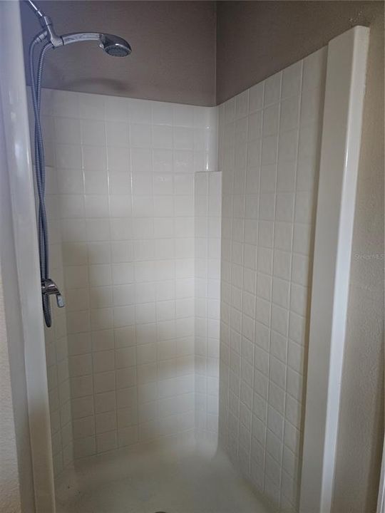 Activo con contrato: $1,675 (3 camas, 2 baños, 2052 Pies cuadrados)