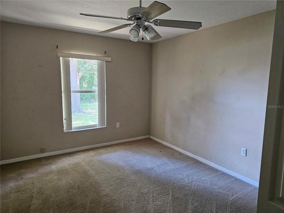 For Rent: $1,950 (3 beds, 2 baths, 2052 Square Feet)