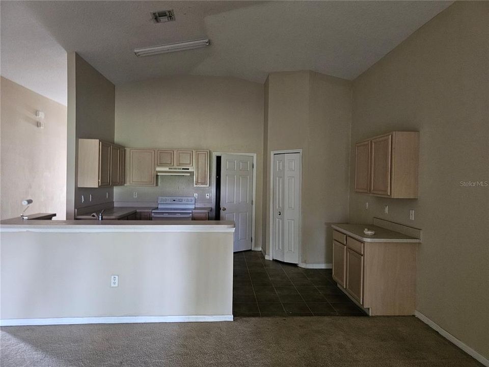 For Rent: $1,950 (3 beds, 2 baths, 2052 Square Feet)