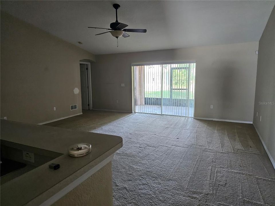 For Rent: $1,950 (3 beds, 2 baths, 2052 Square Feet)