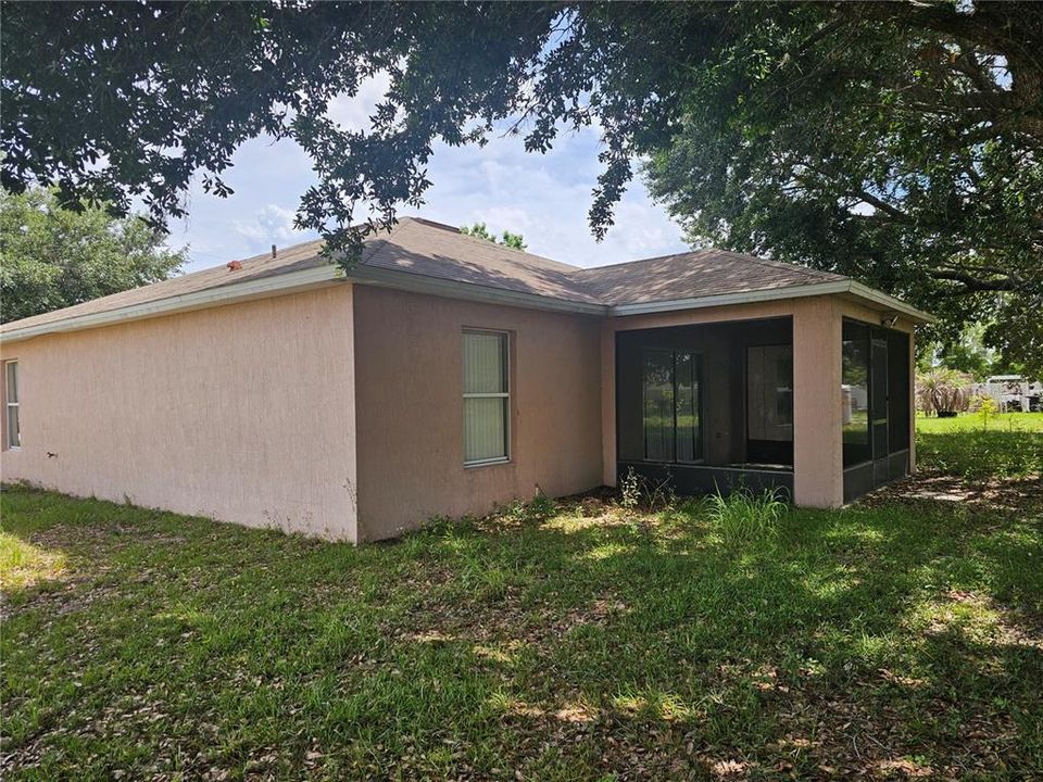 For Rent: $1,950 (3 beds, 2 baths, 2052 Square Feet)