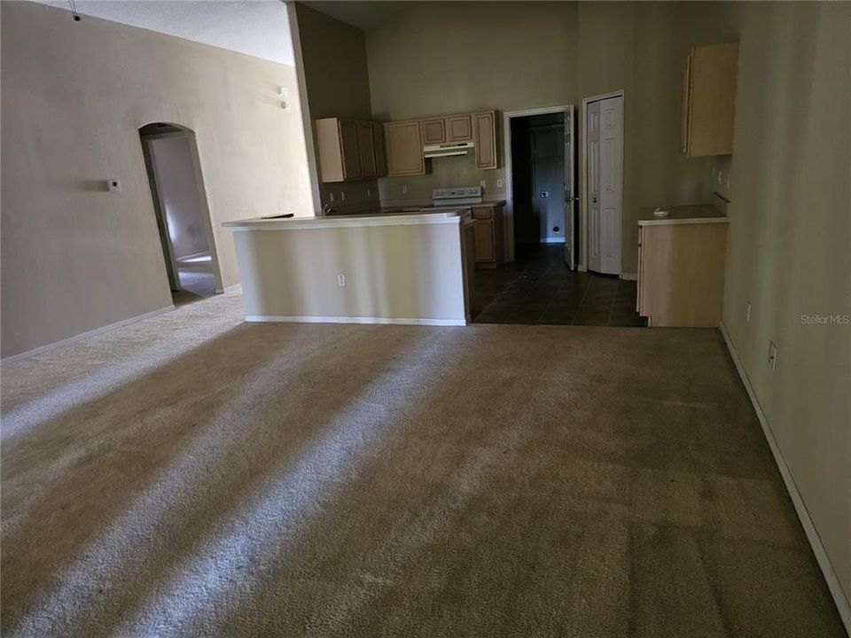 For Rent: $1,950 (3 beds, 2 baths, 2052 Square Feet)