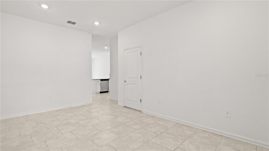 For Sale: $335,000 (3 beds, 2 baths, 1797 Square Feet)
