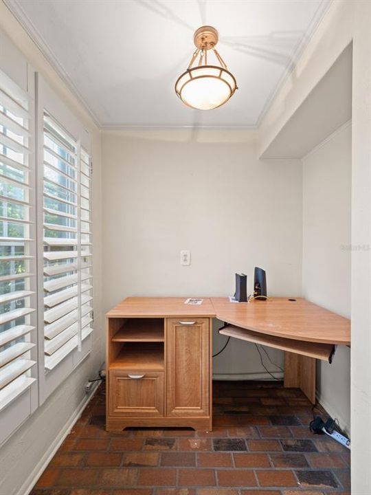 Activo con contrato: $889,000 (5 camas, 3 baños, 3845 Pies cuadrados)