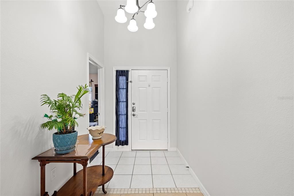 Activo con contrato: $345,000 (4 camas, 2 baños, 1414 Pies cuadrados)