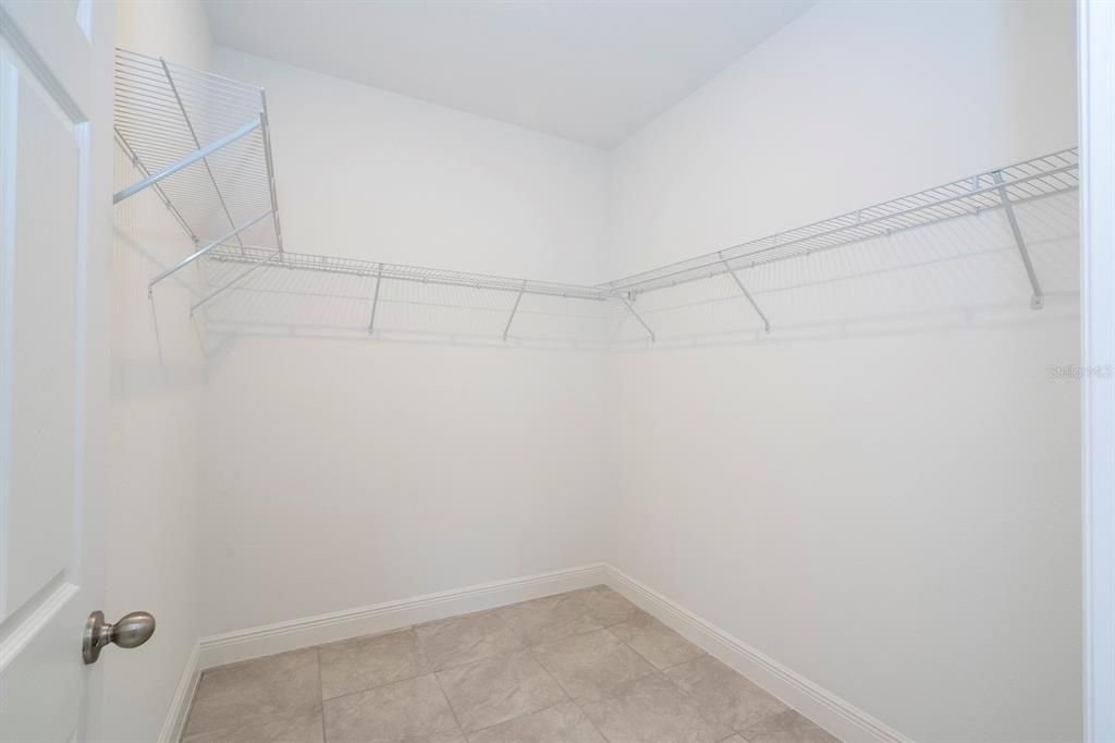 Activo con contrato: $279,899 (4 camas, 2 baños, 1696 Pies cuadrados)