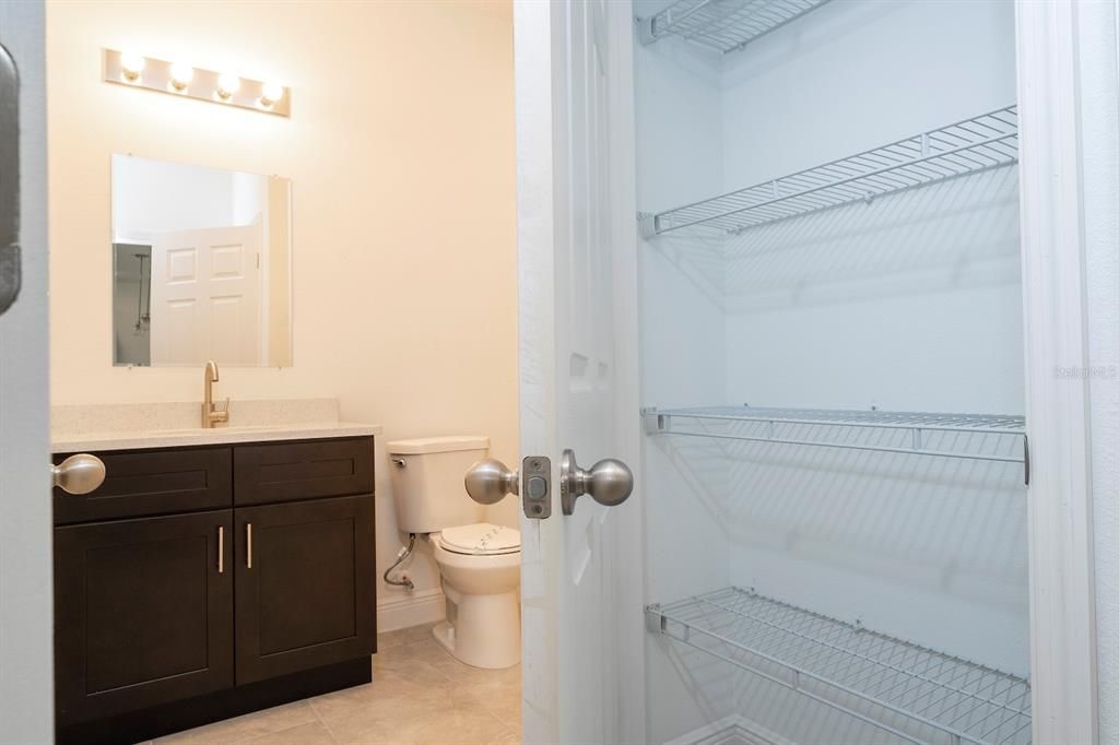 Activo con contrato: $279,899 (4 camas, 2 baños, 1696 Pies cuadrados)