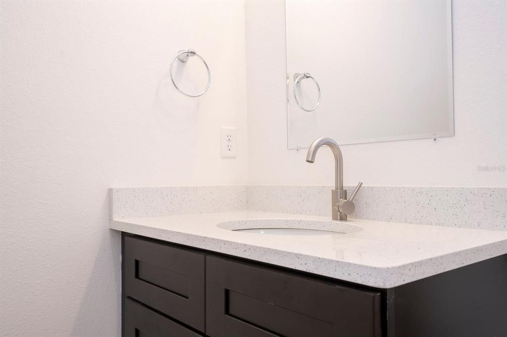 Activo con contrato: $279,899 (4 camas, 2 baños, 1696 Pies cuadrados)