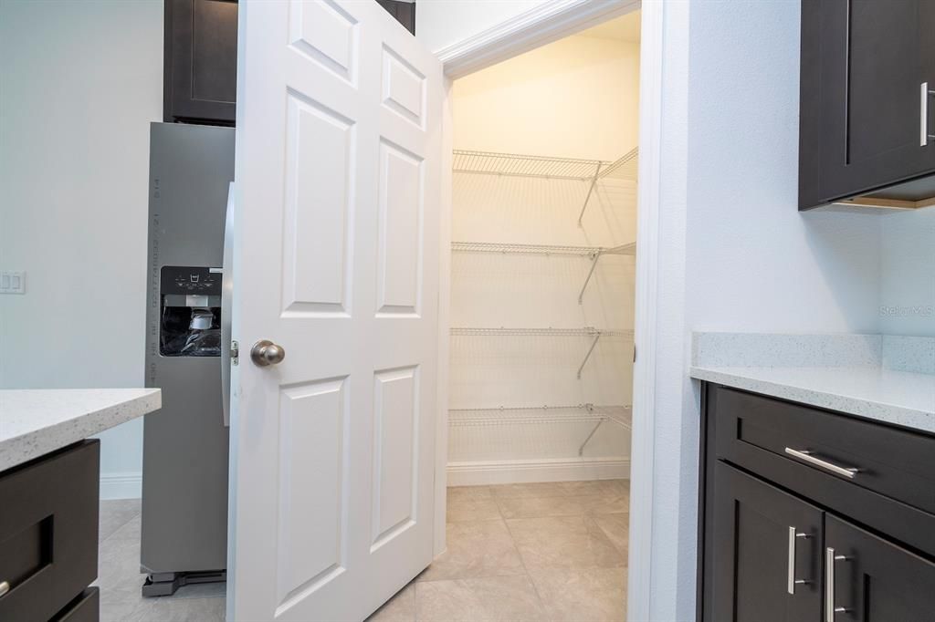 Activo con contrato: $279,899 (4 camas, 2 baños, 1696 Pies cuadrados)