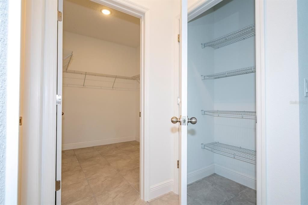 Activo con contrato: $279,899 (4 camas, 2 baños, 1696 Pies cuadrados)