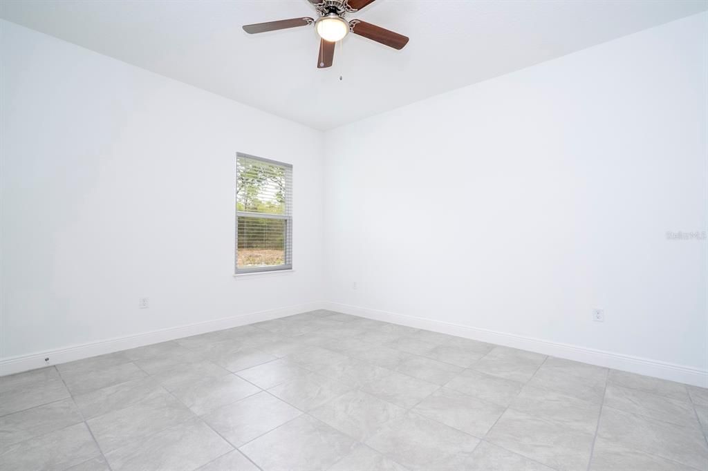 Activo con contrato: $279,899 (4 camas, 2 baños, 1696 Pies cuadrados)