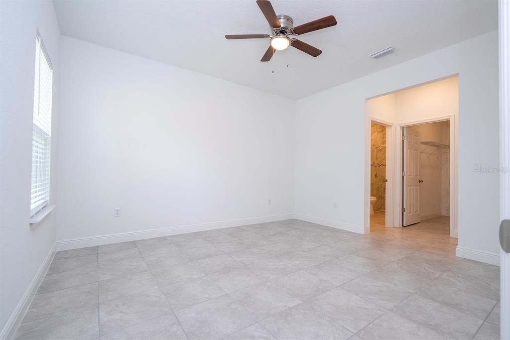 Activo con contrato: $279,899 (4 camas, 2 baños, 1696 Pies cuadrados)