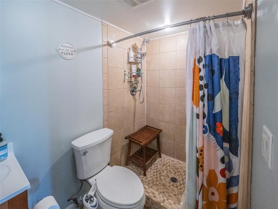 For Sale: $214,900 (2 beds, 2 baths, 1071 Square Feet)