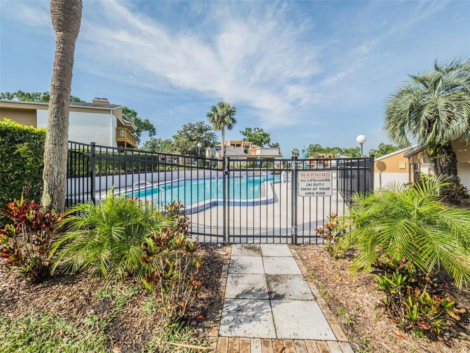 For Sale: $214,900 (2 beds, 2 baths, 1071 Square Feet)