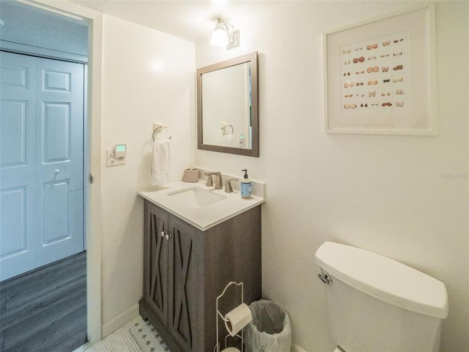 For Sale: $214,900 (2 beds, 2 baths, 1071 Square Feet)