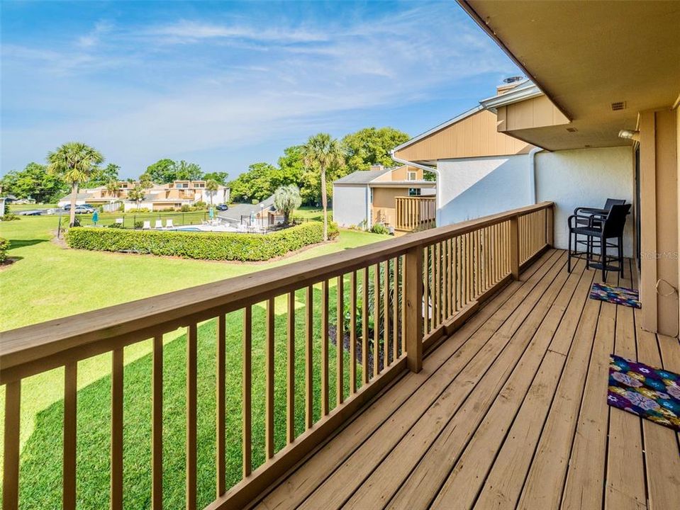 For Sale: $214,900 (2 beds, 2 baths, 1071 Square Feet)