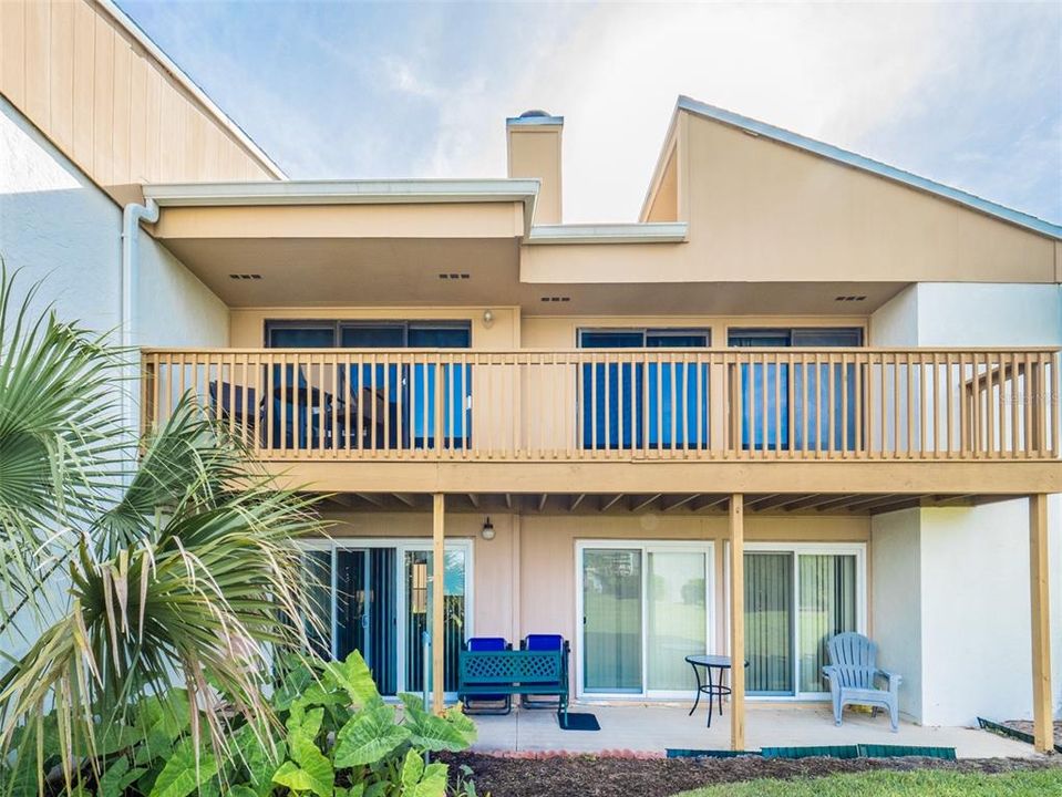 For Sale: $214,900 (2 beds, 2 baths, 1071 Square Feet)