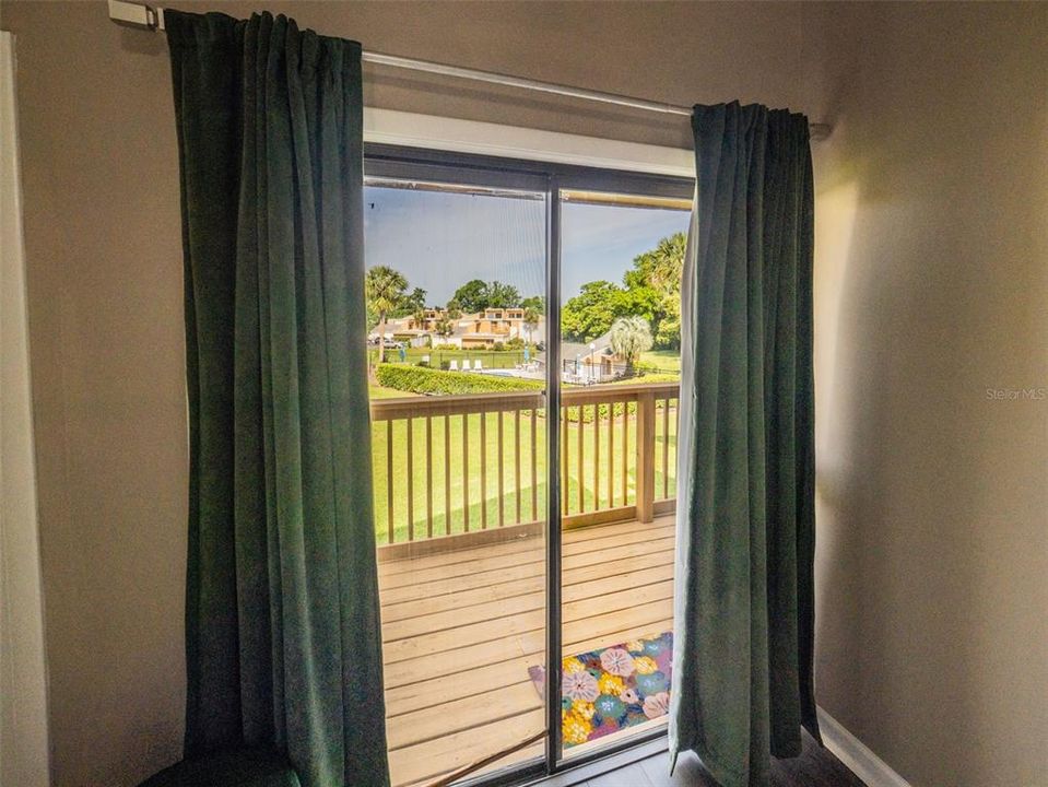 For Sale: $214,900 (2 beds, 2 baths, 1071 Square Feet)