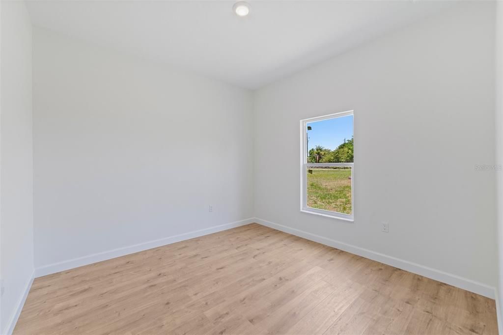 For Sale: $290,000 (3 beds, 2 baths, 1384 Square Feet)
