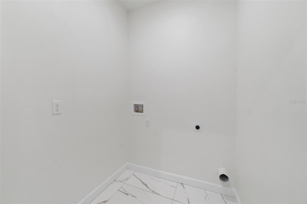 For Sale: $290,000 (3 beds, 2 baths, 1384 Square Feet)