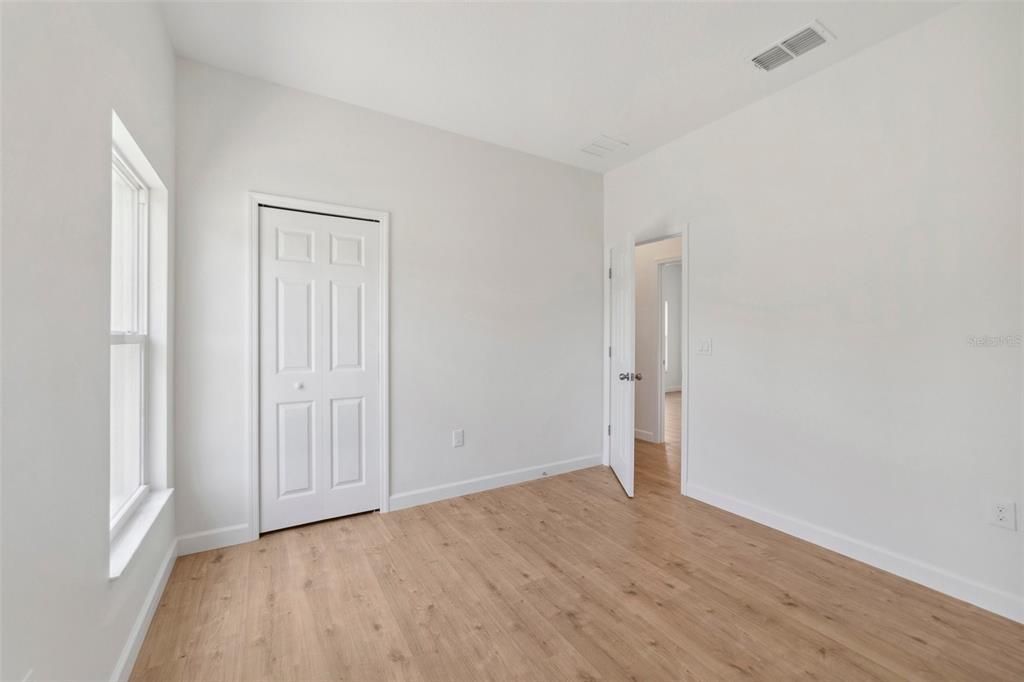 For Sale: $290,000 (3 beds, 2 baths, 1384 Square Feet)
