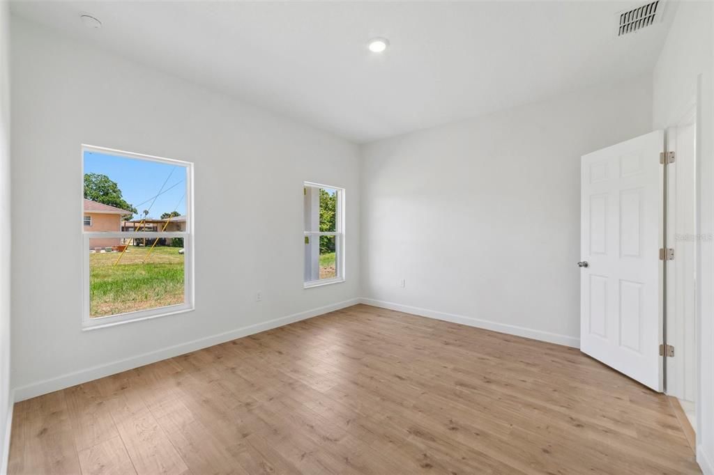 For Sale: $290,000 (3 beds, 2 baths, 1384 Square Feet)