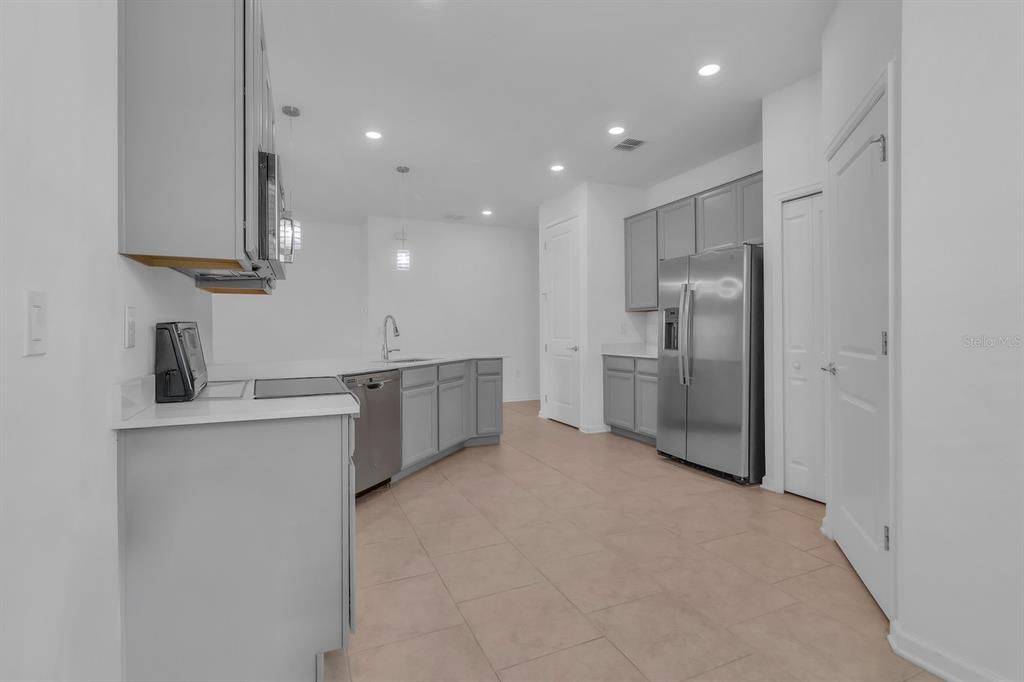 Active With Contract: $372,999 (4 beds, 3 baths, 2080 Square Feet)