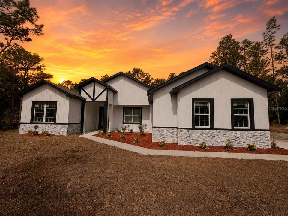 Active With Contract: $519,900 (4 beds, 3 baths, 2400 Square Feet)