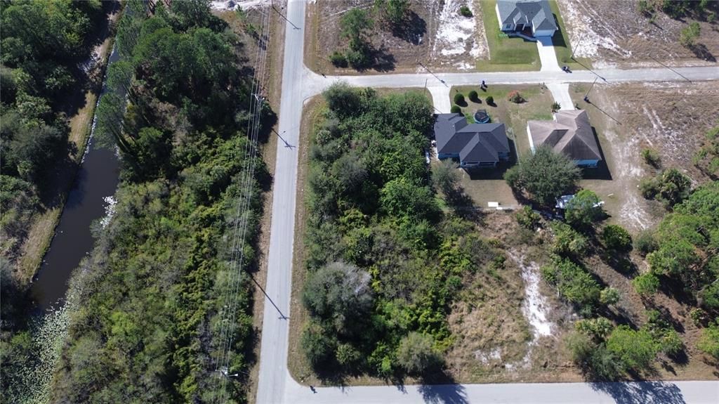 На продажу: $27,000 (0.28 acres)