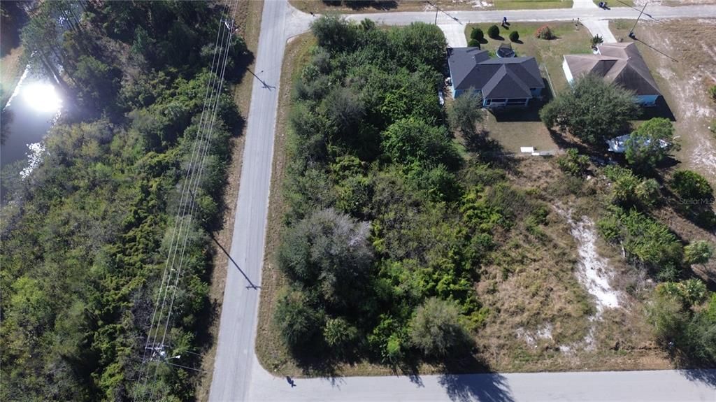 На продажу: $27,000 (0.28 acres)