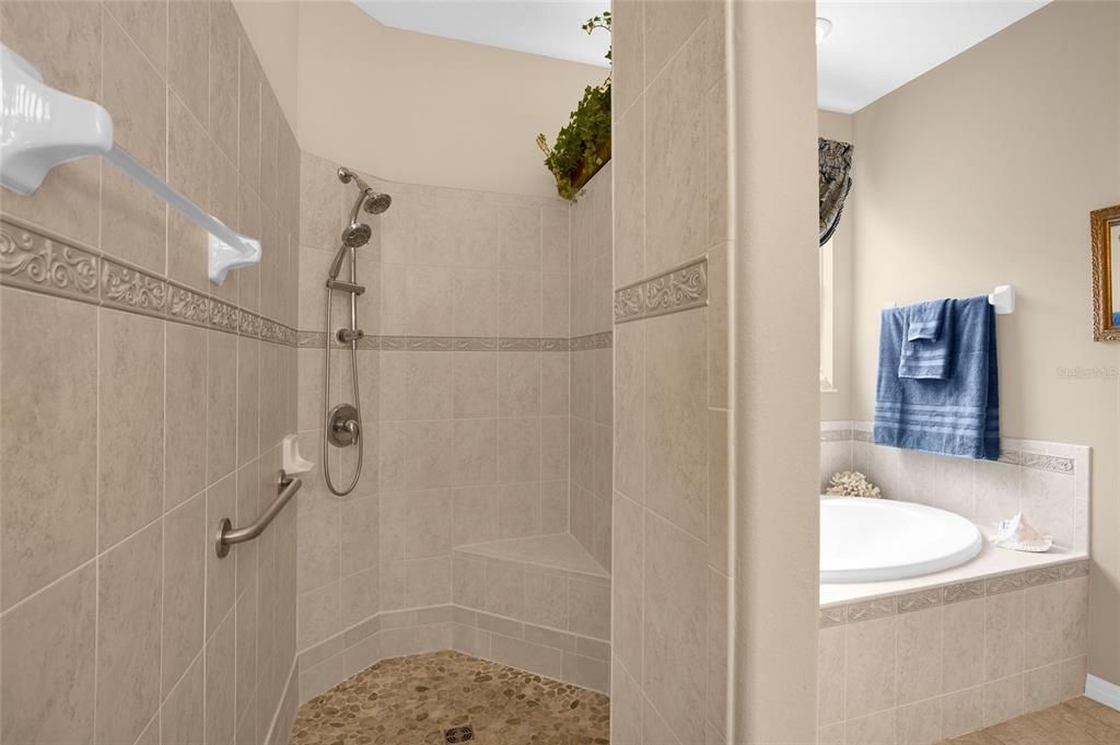 En Venta: $389,999 (3 camas, 2 baños, 2456 Pies cuadrados)