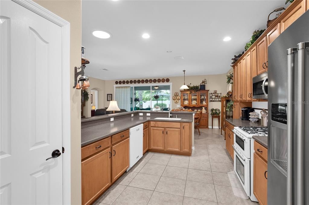 En Venta: $389,999 (3 camas, 2 baños, 2456 Pies cuadrados)