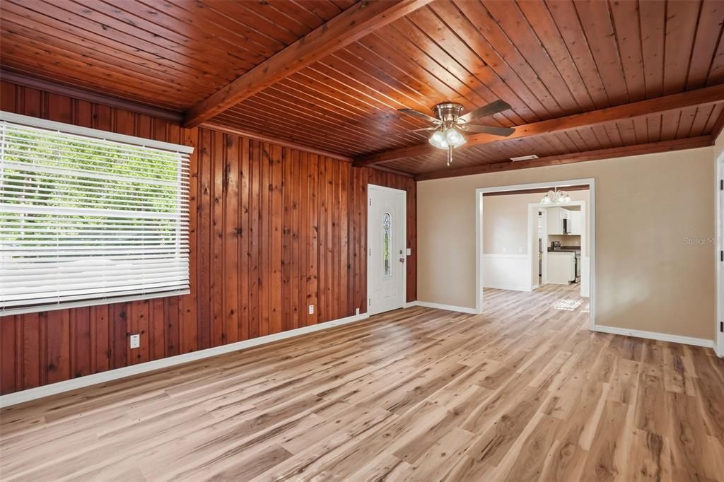 For Sale: $279,900 (3 beds, 2 baths, 1440 Square Feet)