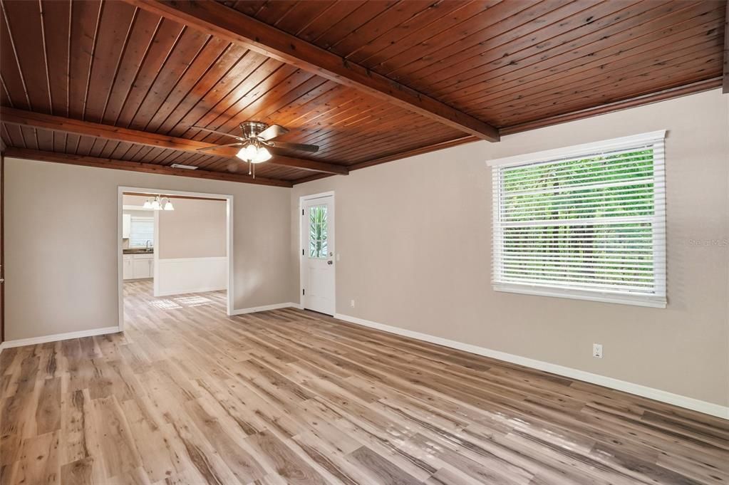 For Sale: $279,900 (3 beds, 2 baths, 1440 Square Feet)