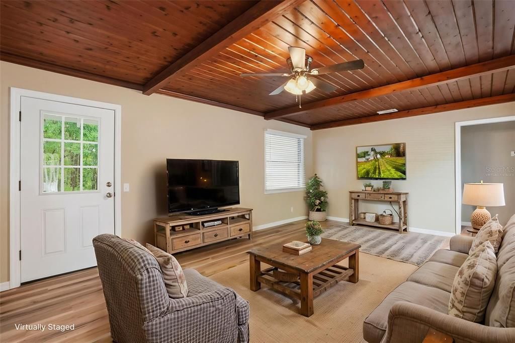 For Sale: $279,900 (3 beds, 2 baths, 1440 Square Feet)
