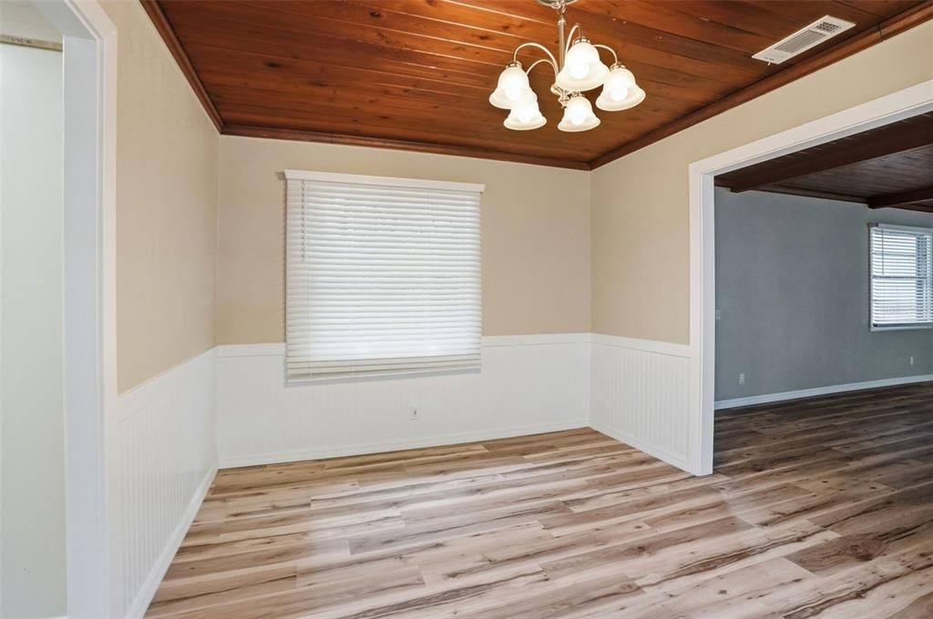 For Sale: $279,900 (3 beds, 2 baths, 1440 Square Feet)