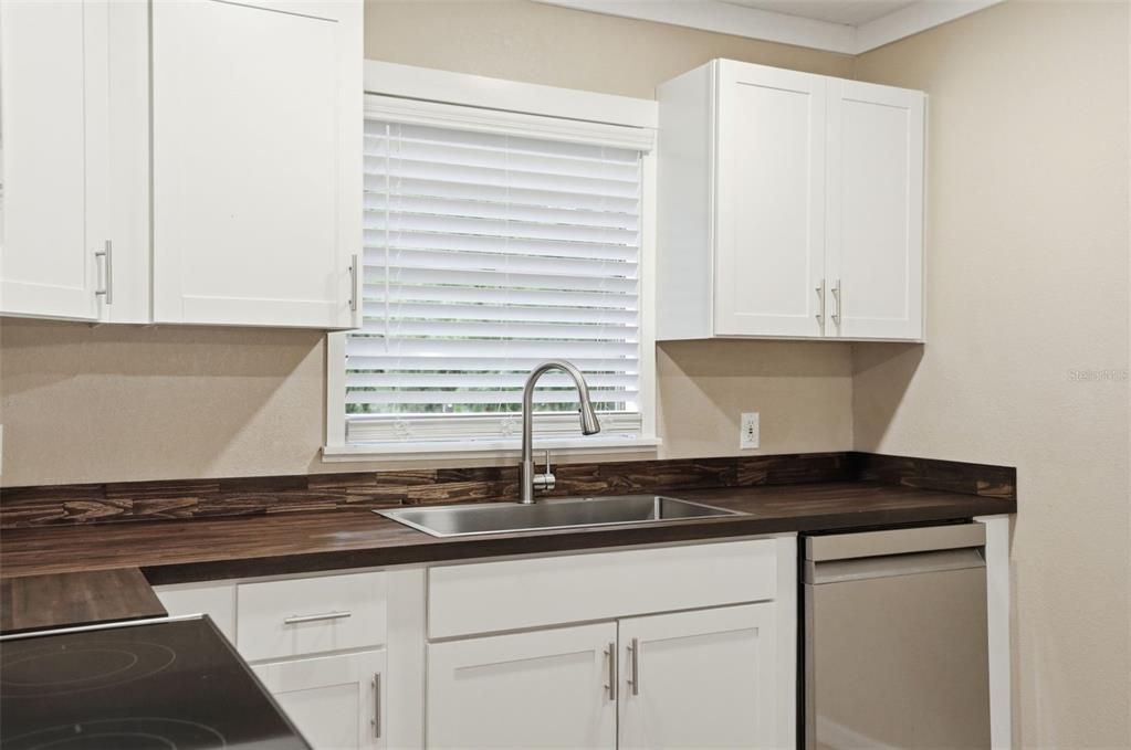 For Sale: $279,900 (3 beds, 2 baths, 1440 Square Feet)