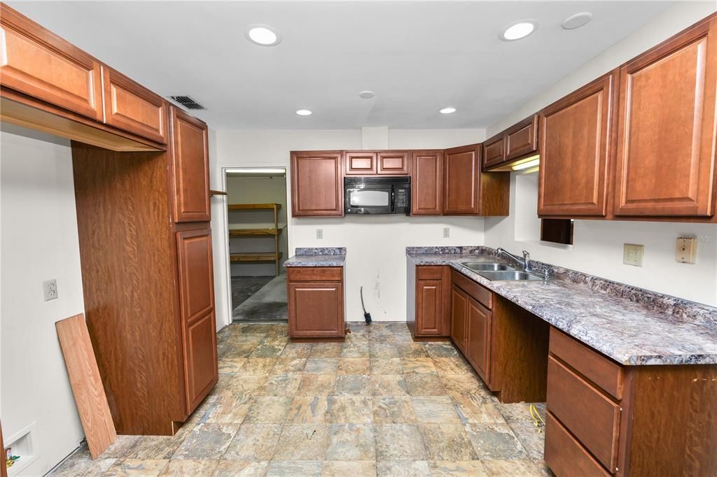 For Sale: $219,000 (4 beds, 2 baths, 2487 Square Feet)