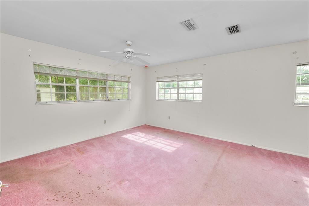 For Sale: $219,000 (4 beds, 2 baths, 2487 Square Feet)