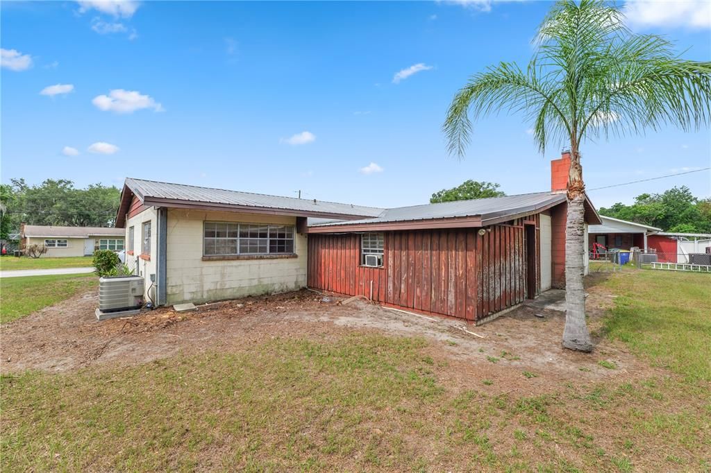 For Sale: $219,000 (4 beds, 2 baths, 2487 Square Feet)