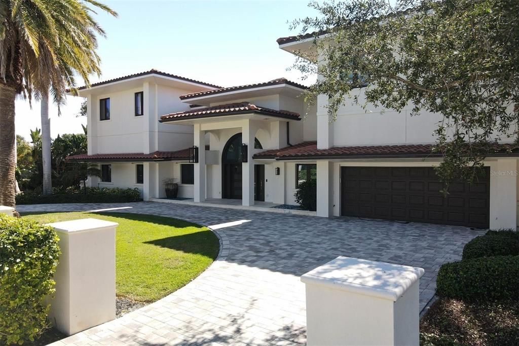 Recently Rented: $26,000 (5 beds, 6 baths, 4706 Square Feet)