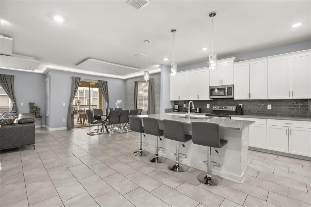En Venta: $729,950 (6 camas, 5 baños, 3291 Pies cuadrados)