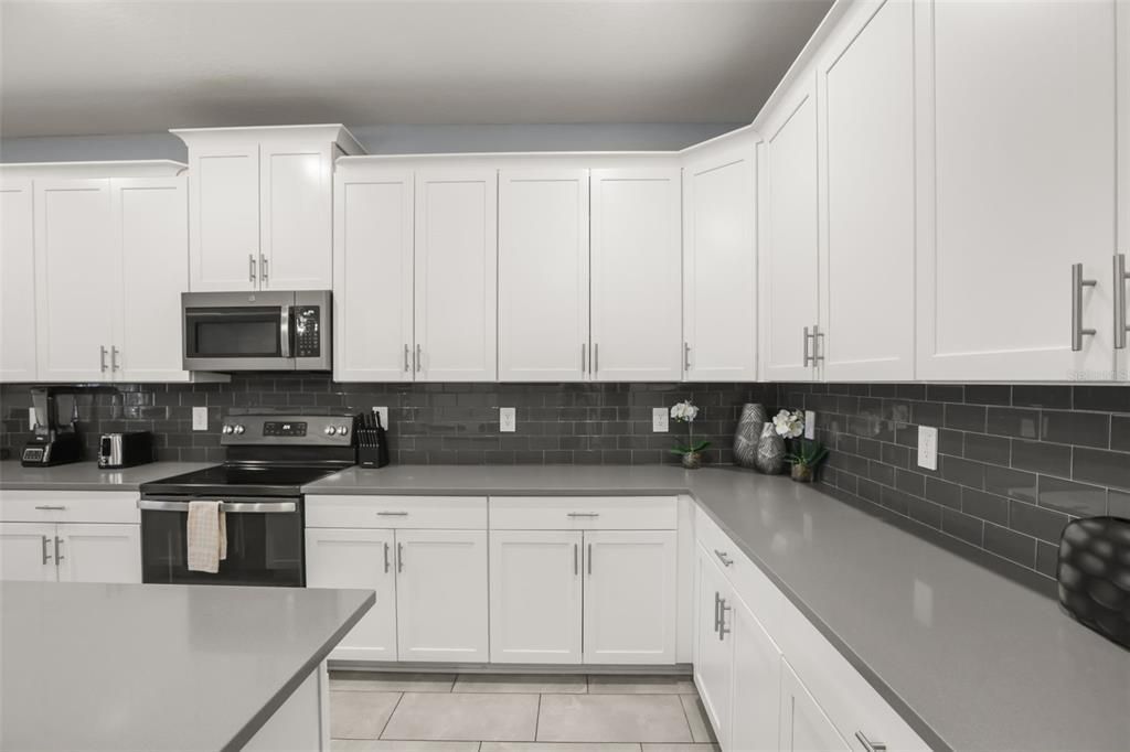 En Venta: $729,950 (6 camas, 5 baños, 3291 Pies cuadrados)