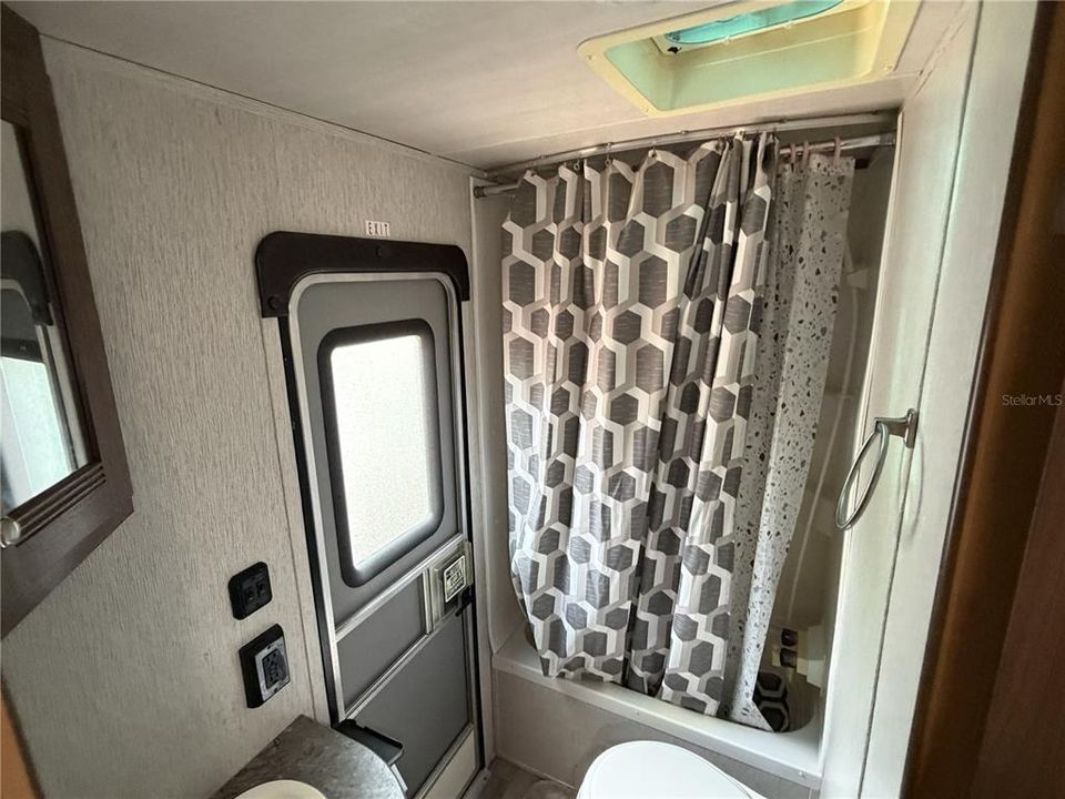 For Sale: $80,000 (1 beds, 1 baths, 310 Square Feet)