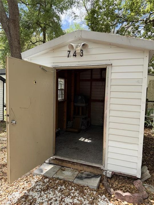 For Sale: $80,000 (1 beds, 1 baths, 310 Square Feet)