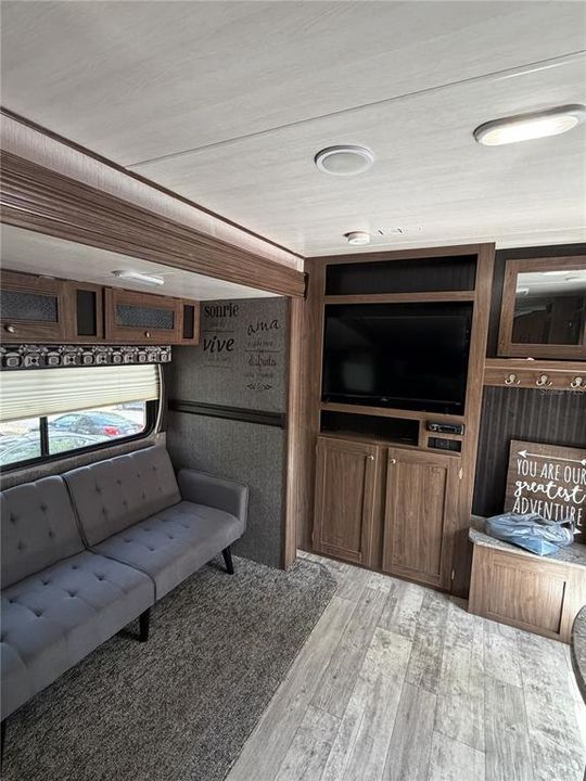 For Sale: $80,000 (1 beds, 1 baths, 310 Square Feet)