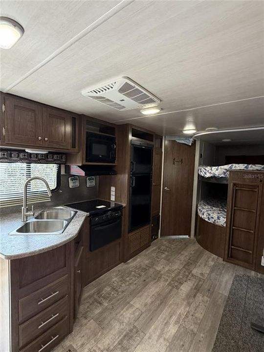 For Sale: $80,000 (1 beds, 1 baths, 310 Square Feet)