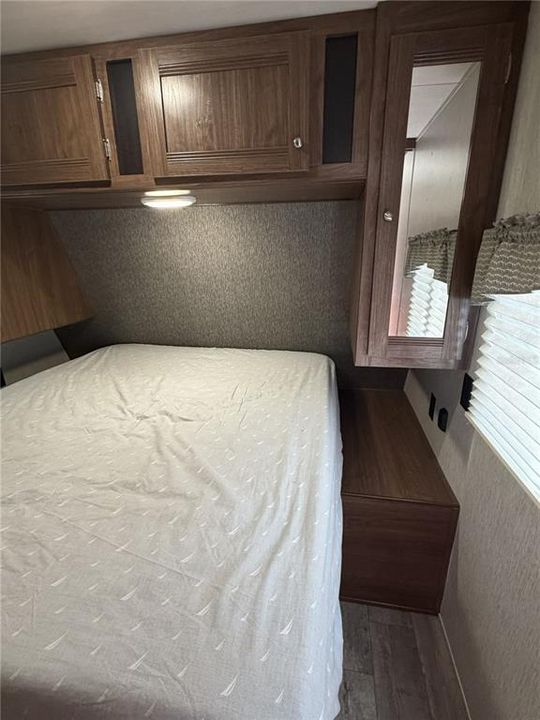 For Sale: $80,000 (1 beds, 1 baths, 310 Square Feet)